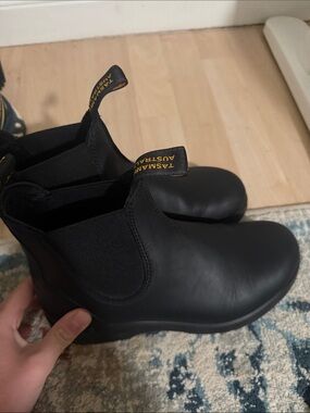Blundstone Black Vibram Chelsea Boots